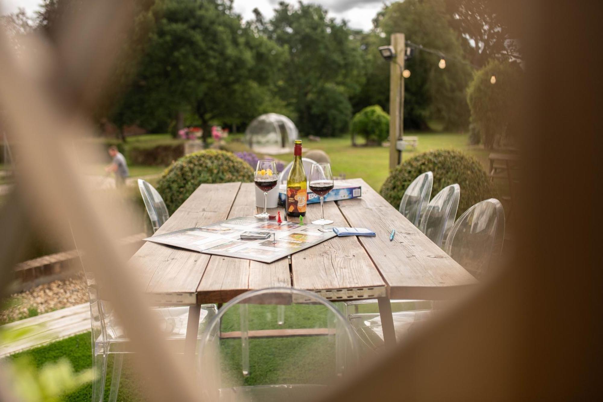 The Sweeney Oswestry Bagian luar foto